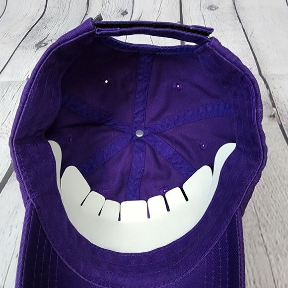 HOLIDAY GIRL BASEBALL HAT SMALL FIT WITH  ADJUSTABLE BACK STRAP. - Picture 5 of 6